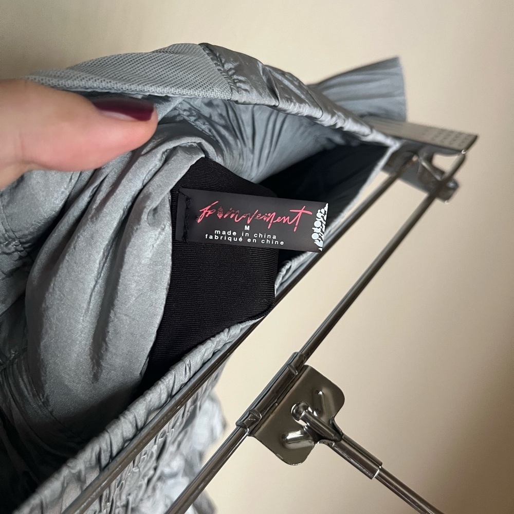 Free People Movement active shorts! Size M - Picture 4 of 4